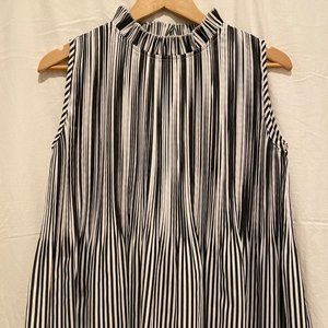 Vernacular Blk/White Swing/Tunic Top, Size S